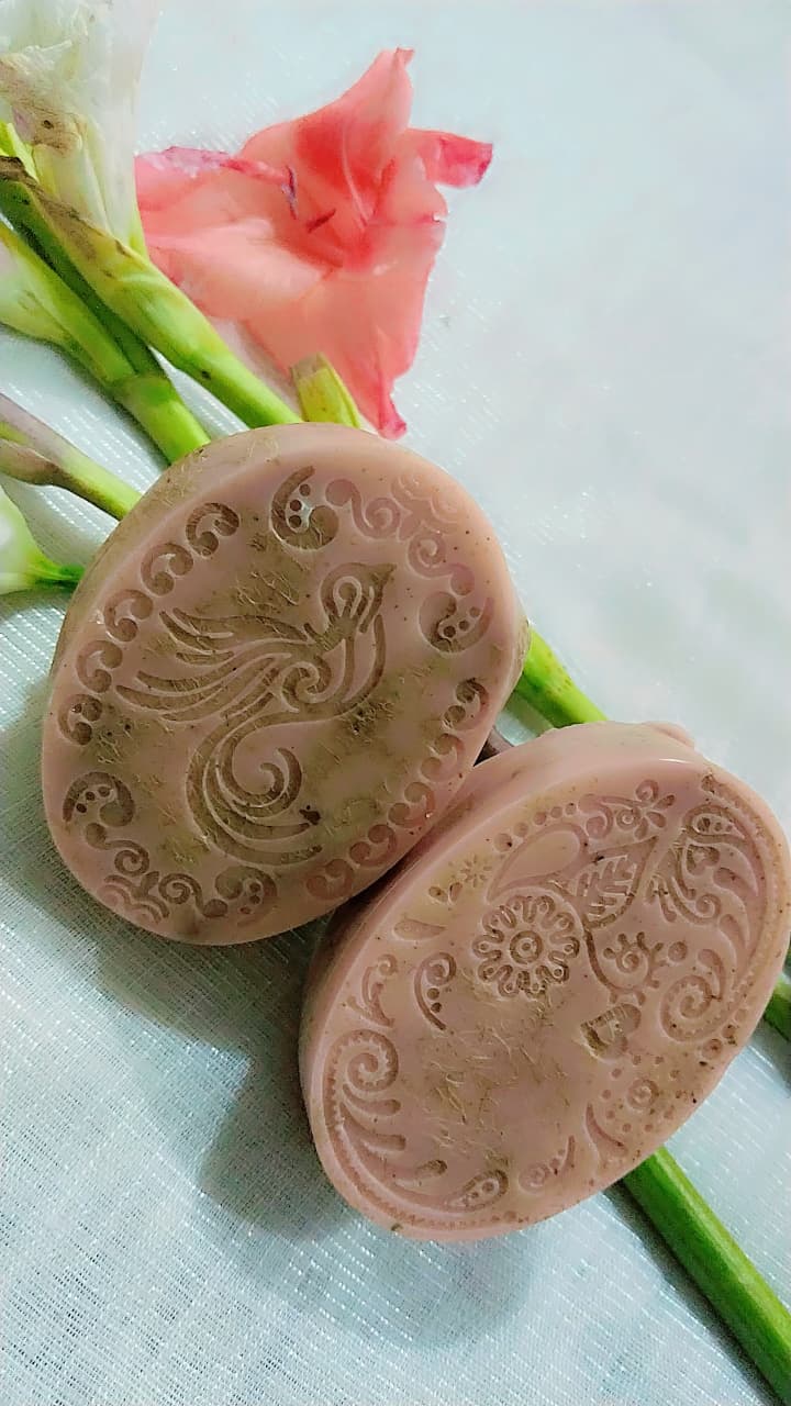 Bath soap 🧼 With  Natural luffa