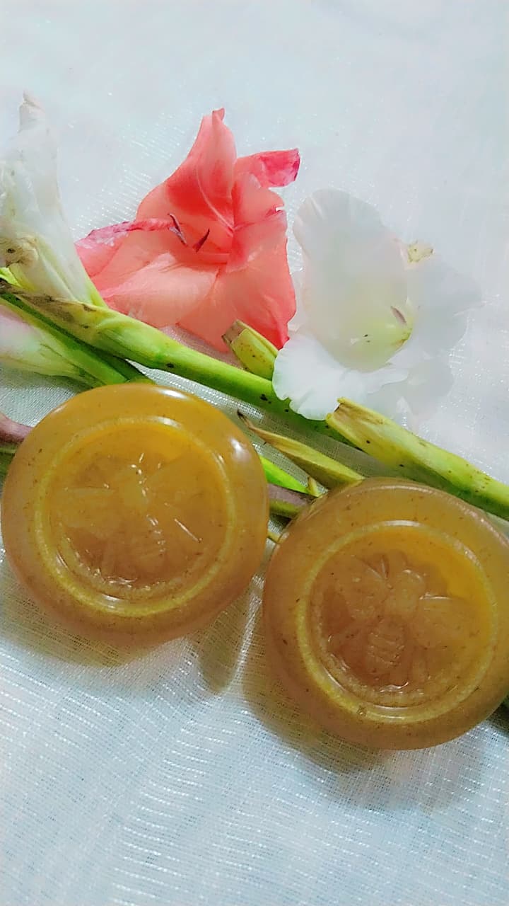 Whitening Glow soap For  Teen Age